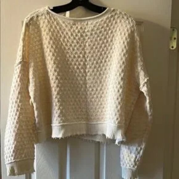 Urban Outfitters EUC Oversized Cropped Cream and White Sweater size S - Picture 2 of 5